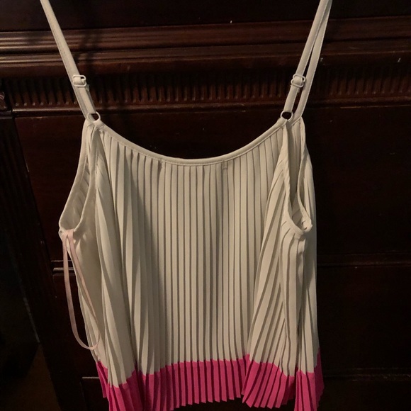 Top - Picture 2 of 2